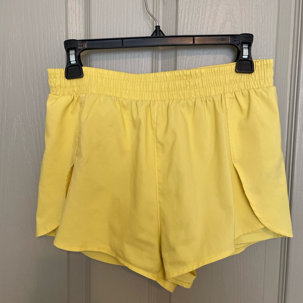 Girlfriend collective trail short